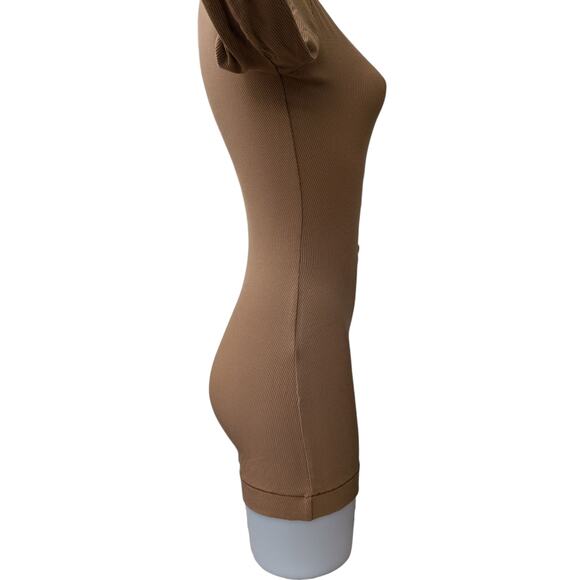 Skims soft lounge button up henley romper camel nwt - Picture 9 of 13